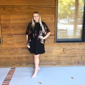 Meet your Posher, Ava